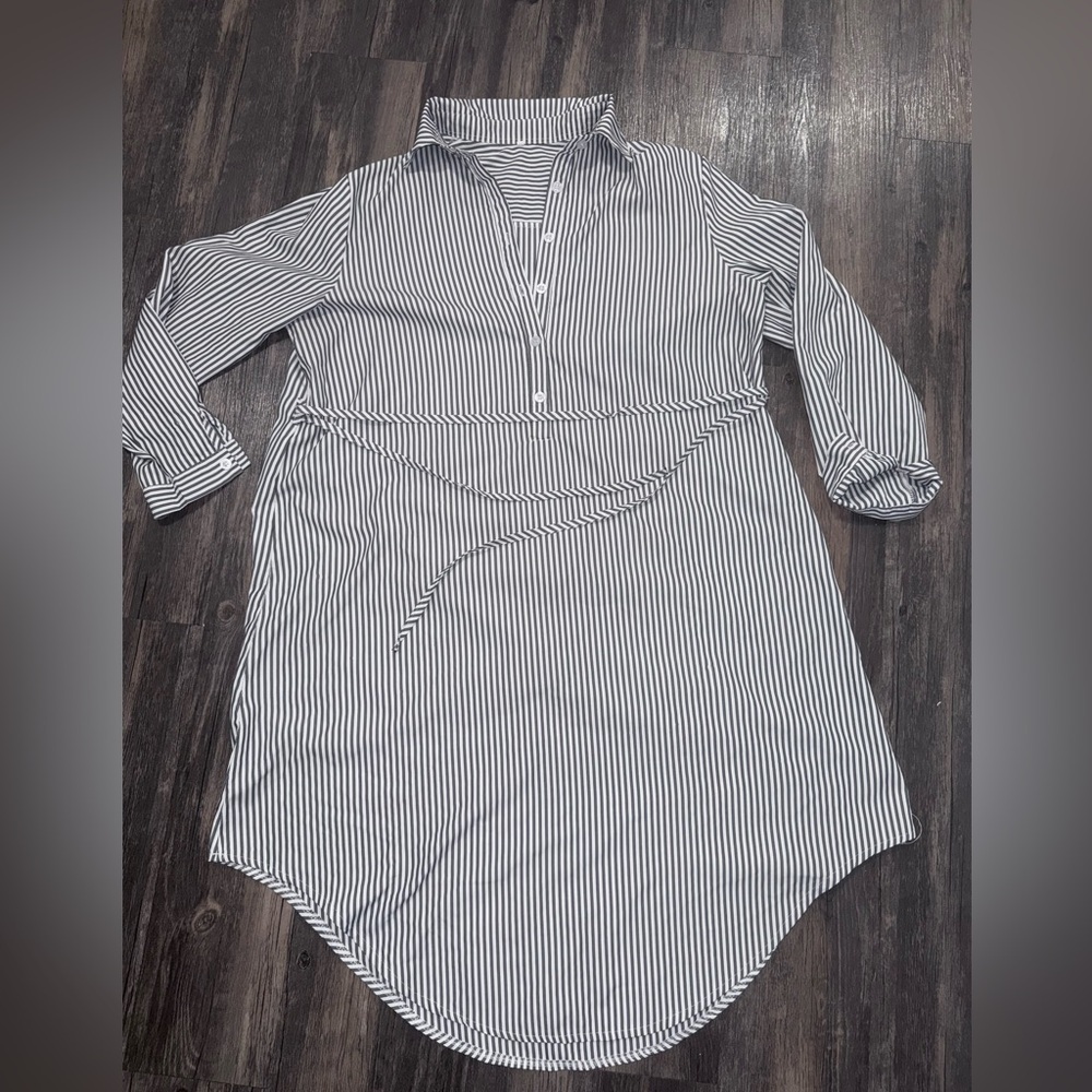 SHEIN Loose-fitting striped shirt dress with fashionable pockets - Picture 2 of 3